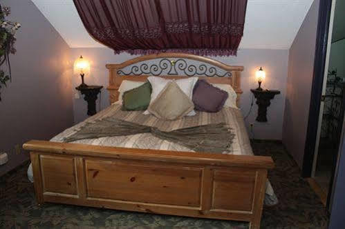 The Historic Brook Forest Inn Evergreen Exterior foto